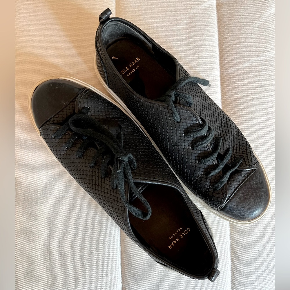 Women’s size 7 Cole Haan Grand Os Black Snakeskin Print Leather Lace Up Sneakers